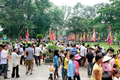Lễ hội Lam Kinh 2012