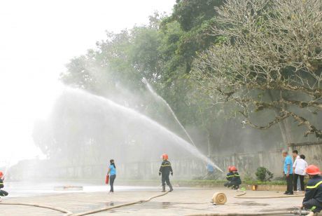 Tập huấn nghiệp vụ phòng cháy chữa cháy tại khu di tích Quốc gia đặc biệt Lam Kinh